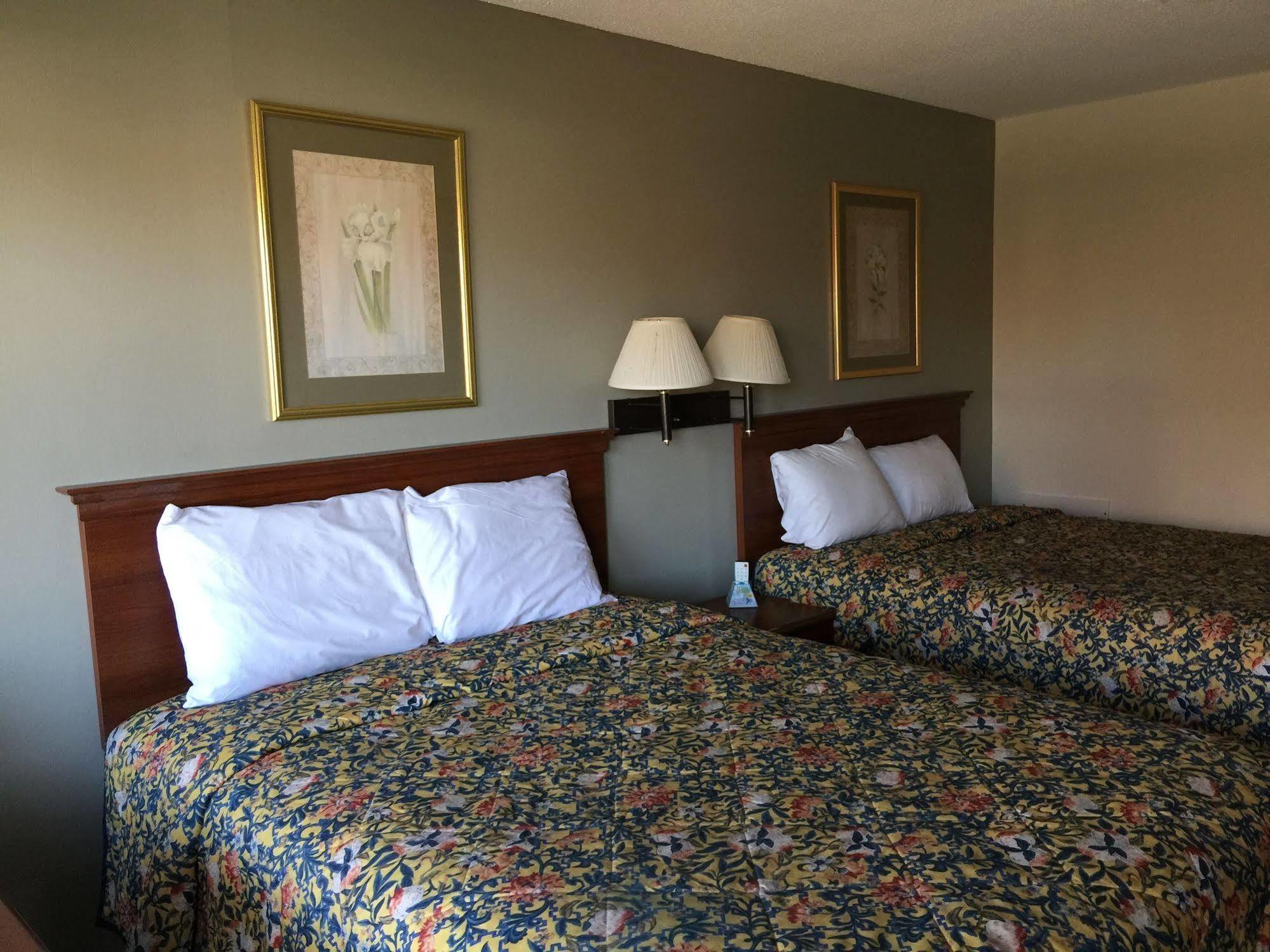 Red Carpet Inn & Suites - Danville Eksteriør bilde